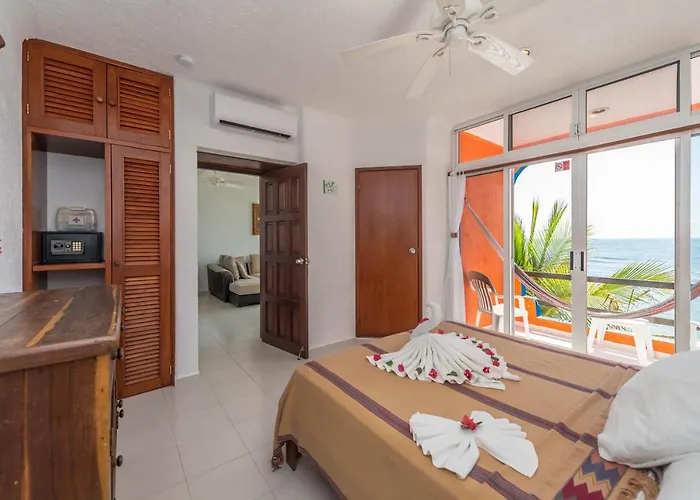 Del Sol Beachfront Hotel 2*