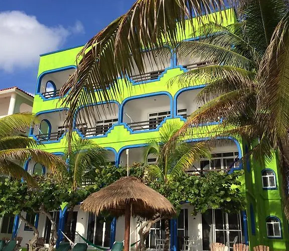 Del Sol Beachfront Hotel 2*