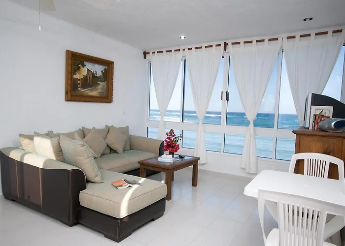 Del Sol Beachfront Hotel 2*