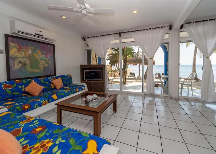 Del Sol Beachfront Hotel