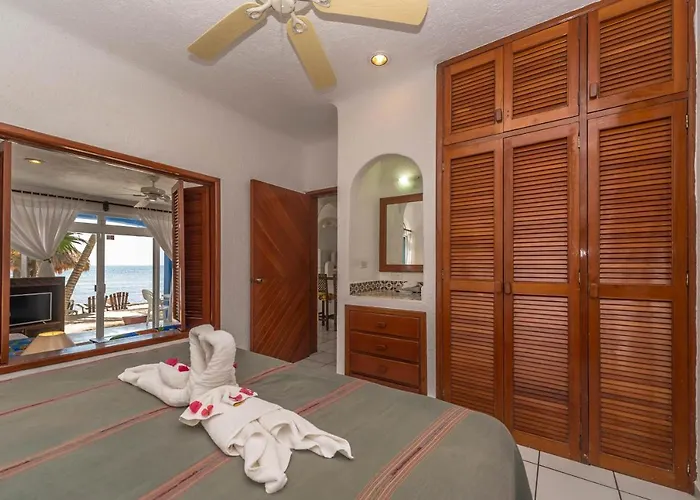 Del Sol Beachfront 2*