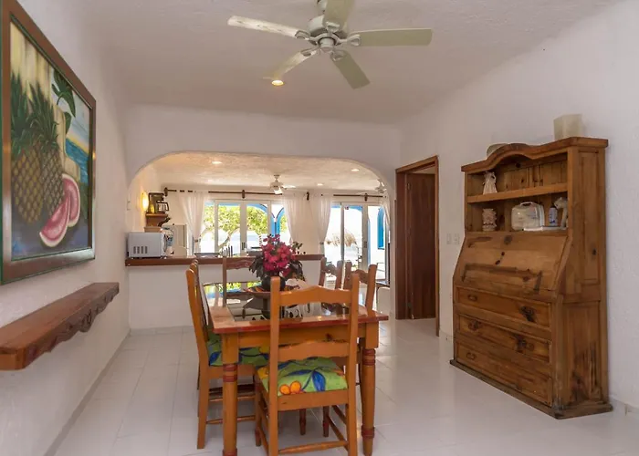 Del Sol Beachfront Hotel 2*