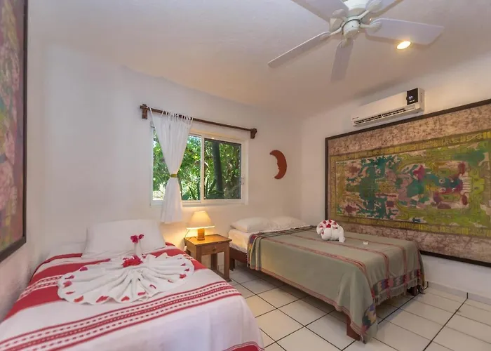 Del Sol Beachfront Hotel 2*
